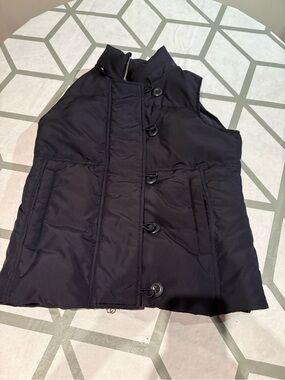 GAP Black Quilted Puffer Vest